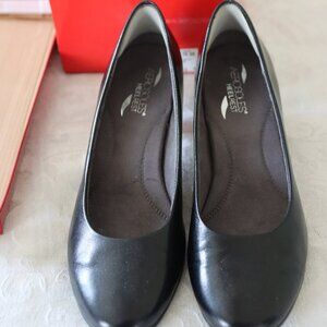 Aerosoles Black Dress Pumps Heelrest Comfort Technology Size 9.5